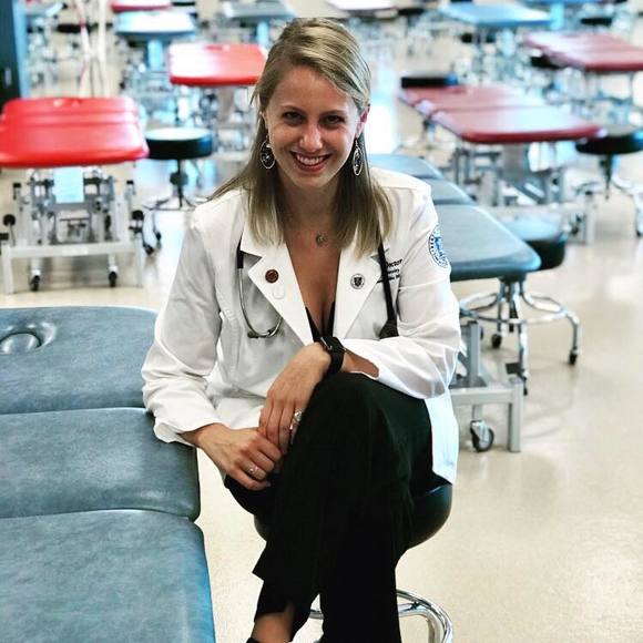 Meet your Posher, Caroline - Picture 1 of 1